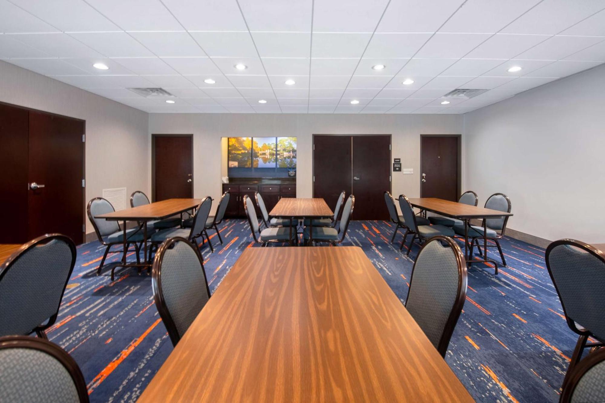 Hampton Inn & Suites Harvey Kültér fotó