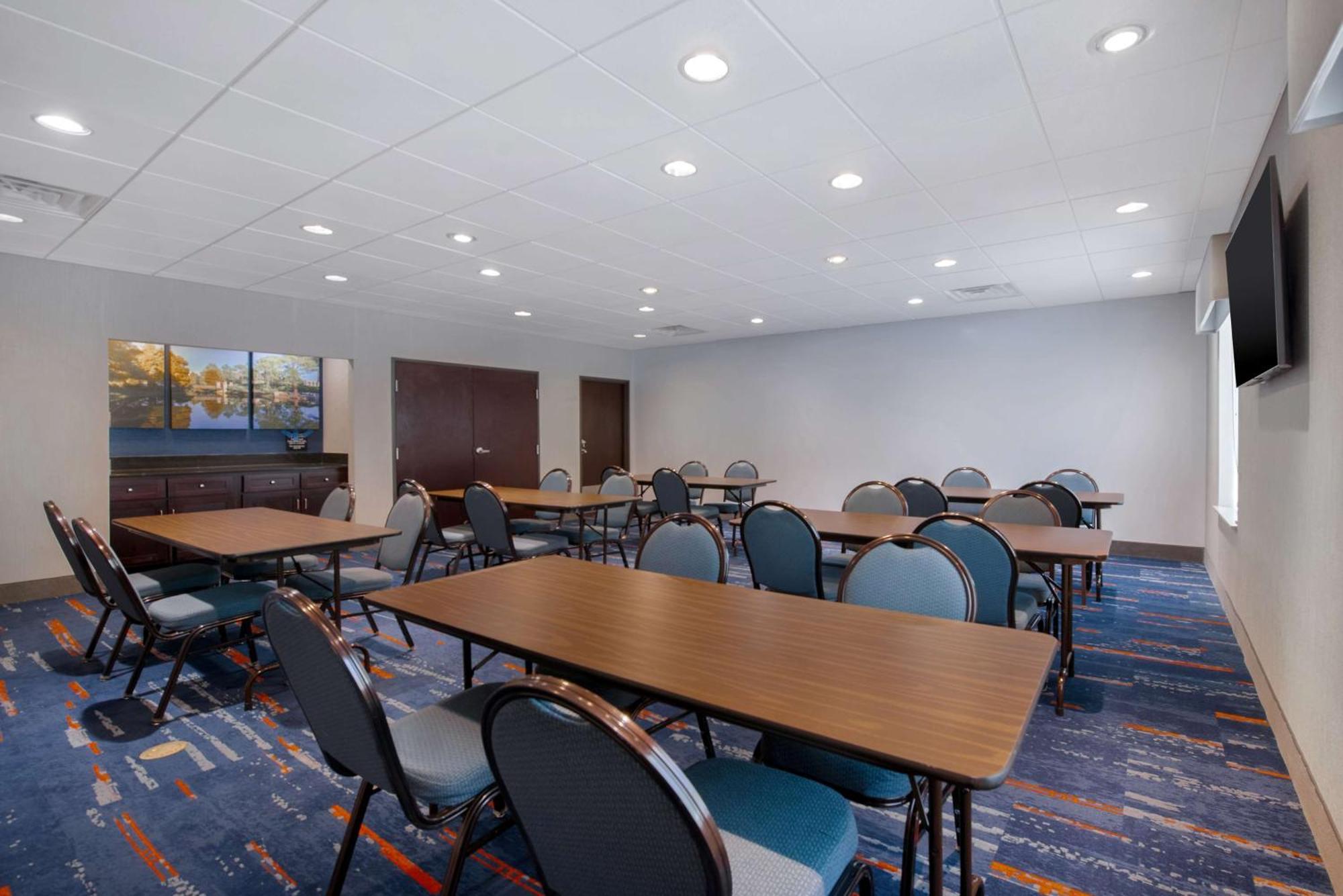Hampton Inn & Suites Harvey Kültér fotó
