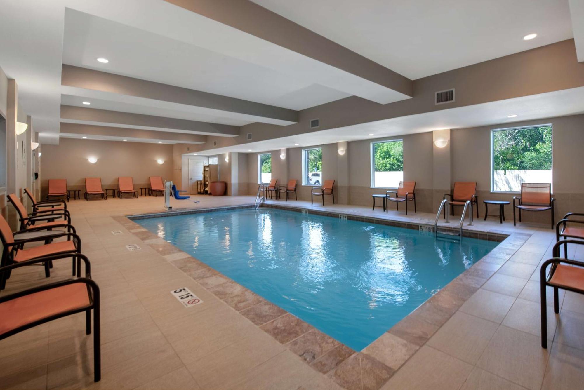 Hampton Inn & Suites Harvey Kültér fotó