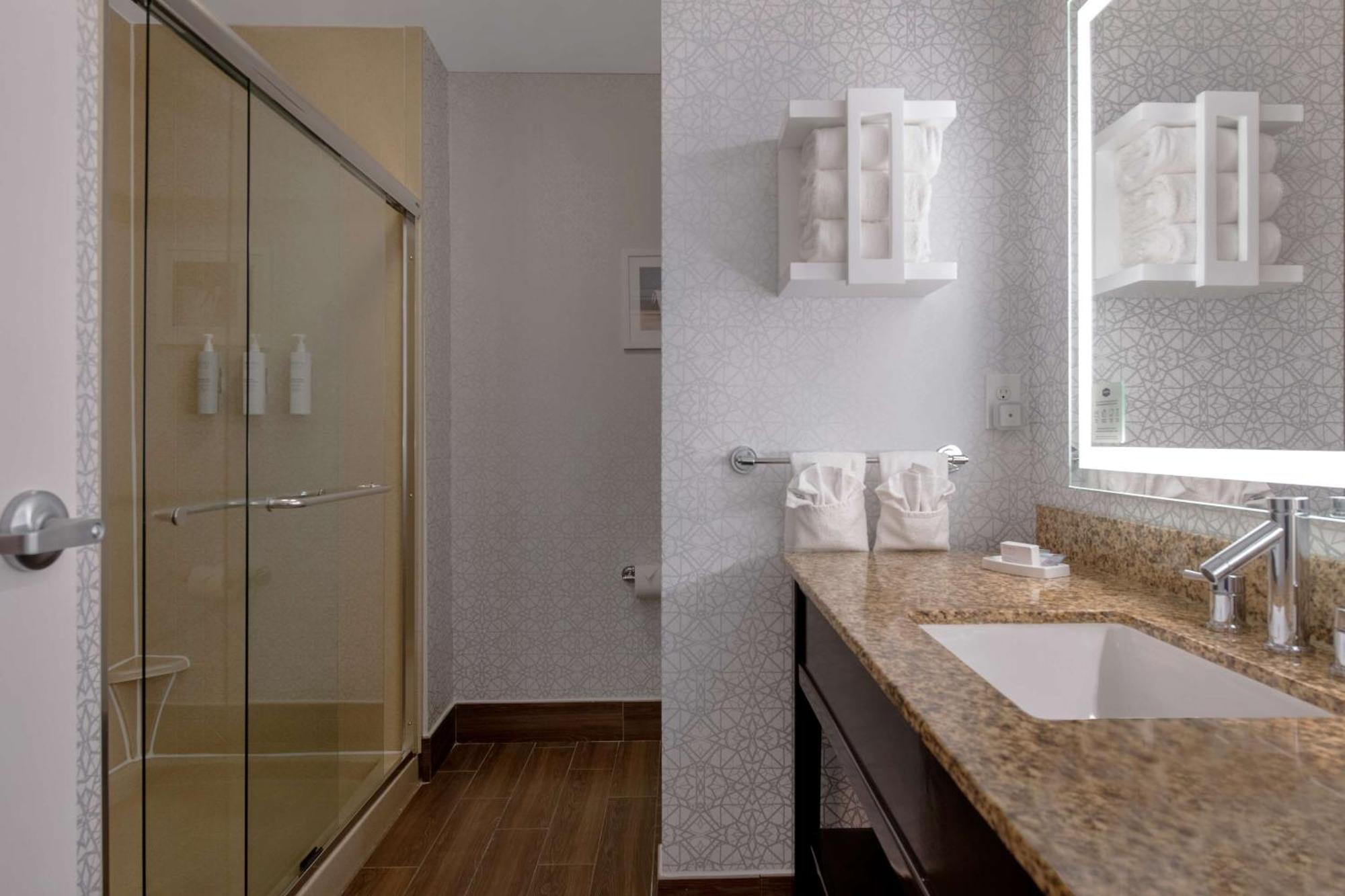 Hampton Inn & Suites Harvey Kültér fotó