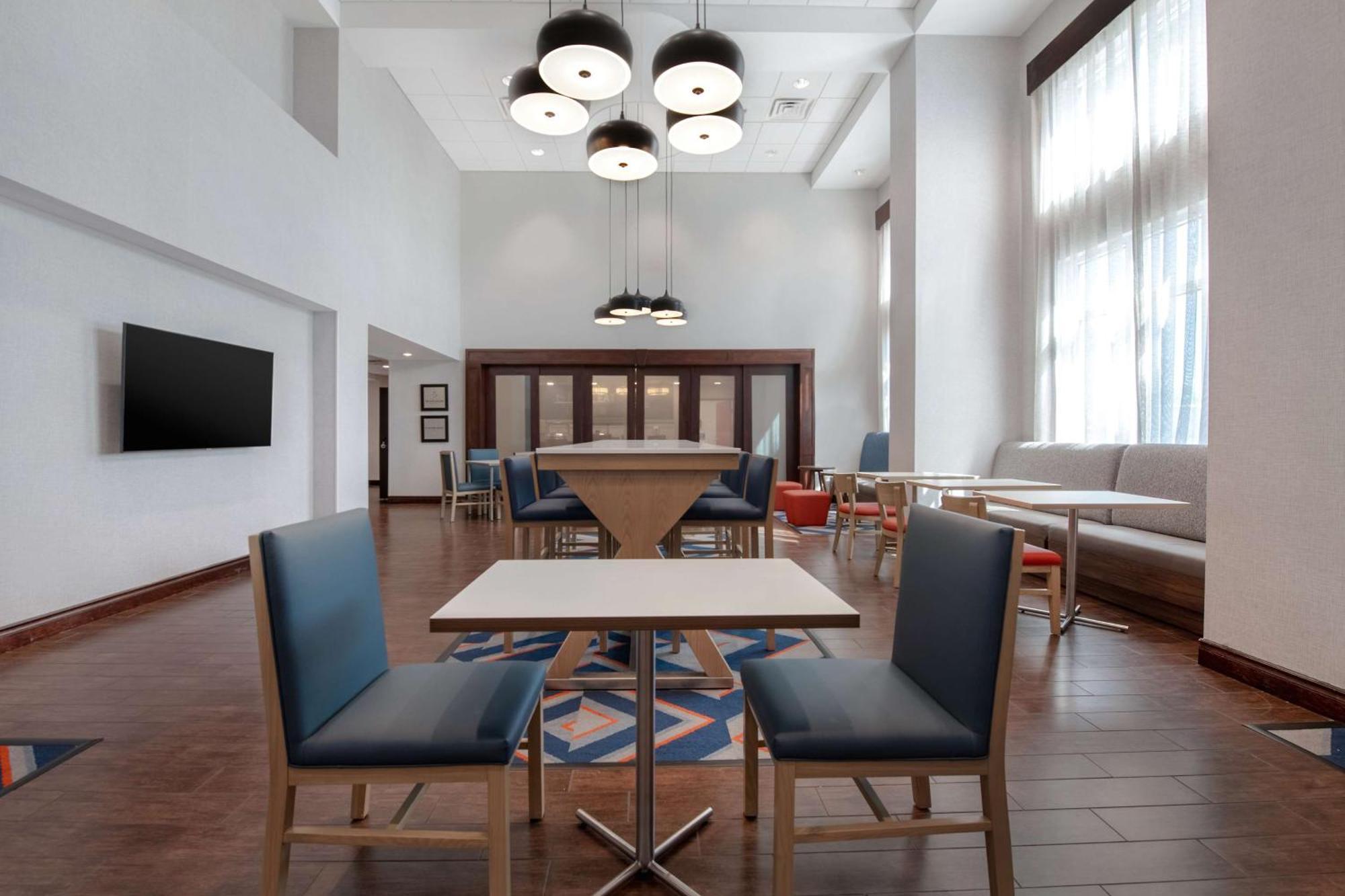 Hampton Inn & Suites Harvey Kültér fotó