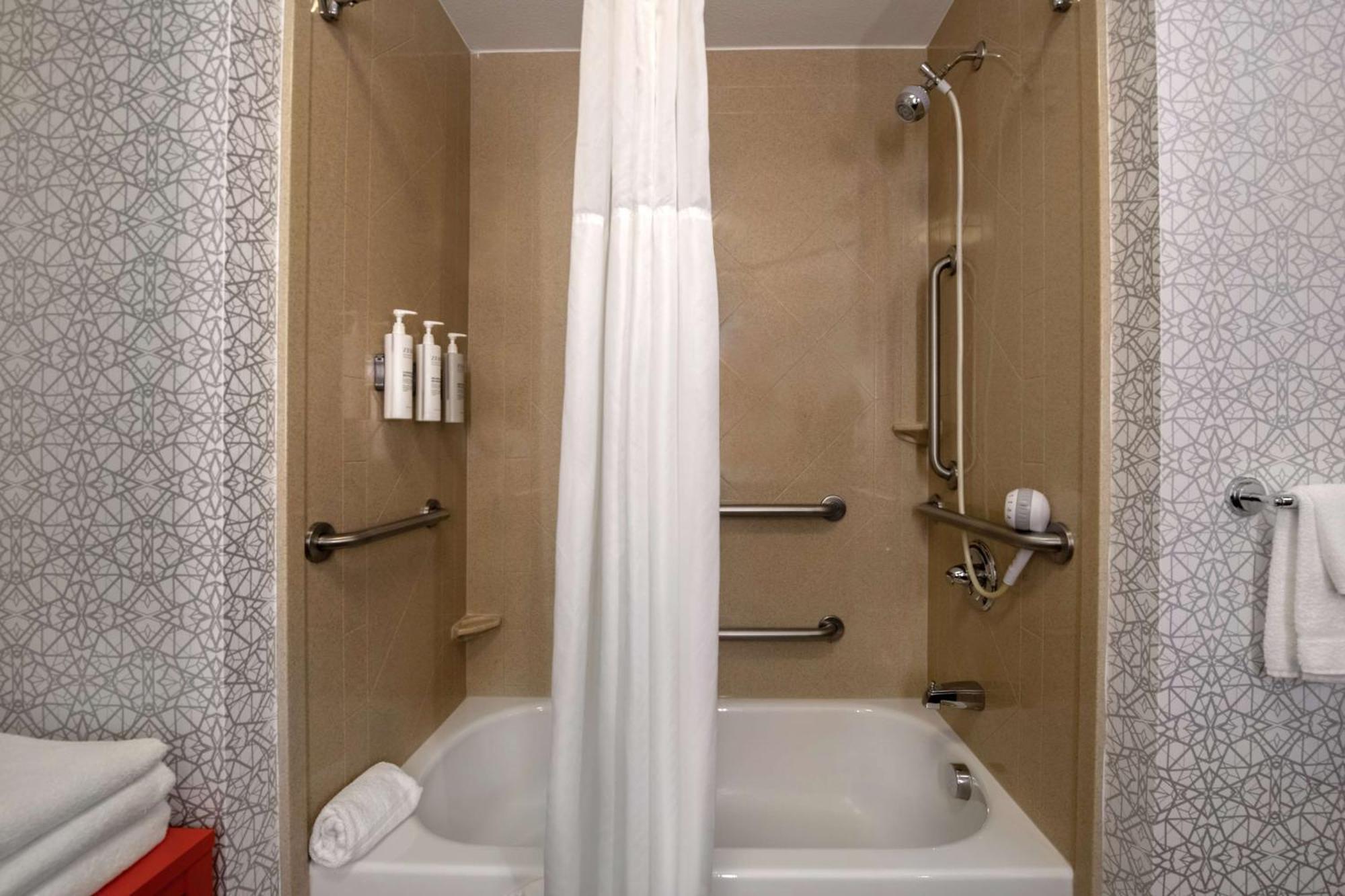 Hampton Inn & Suites Harvey Kültér fotó