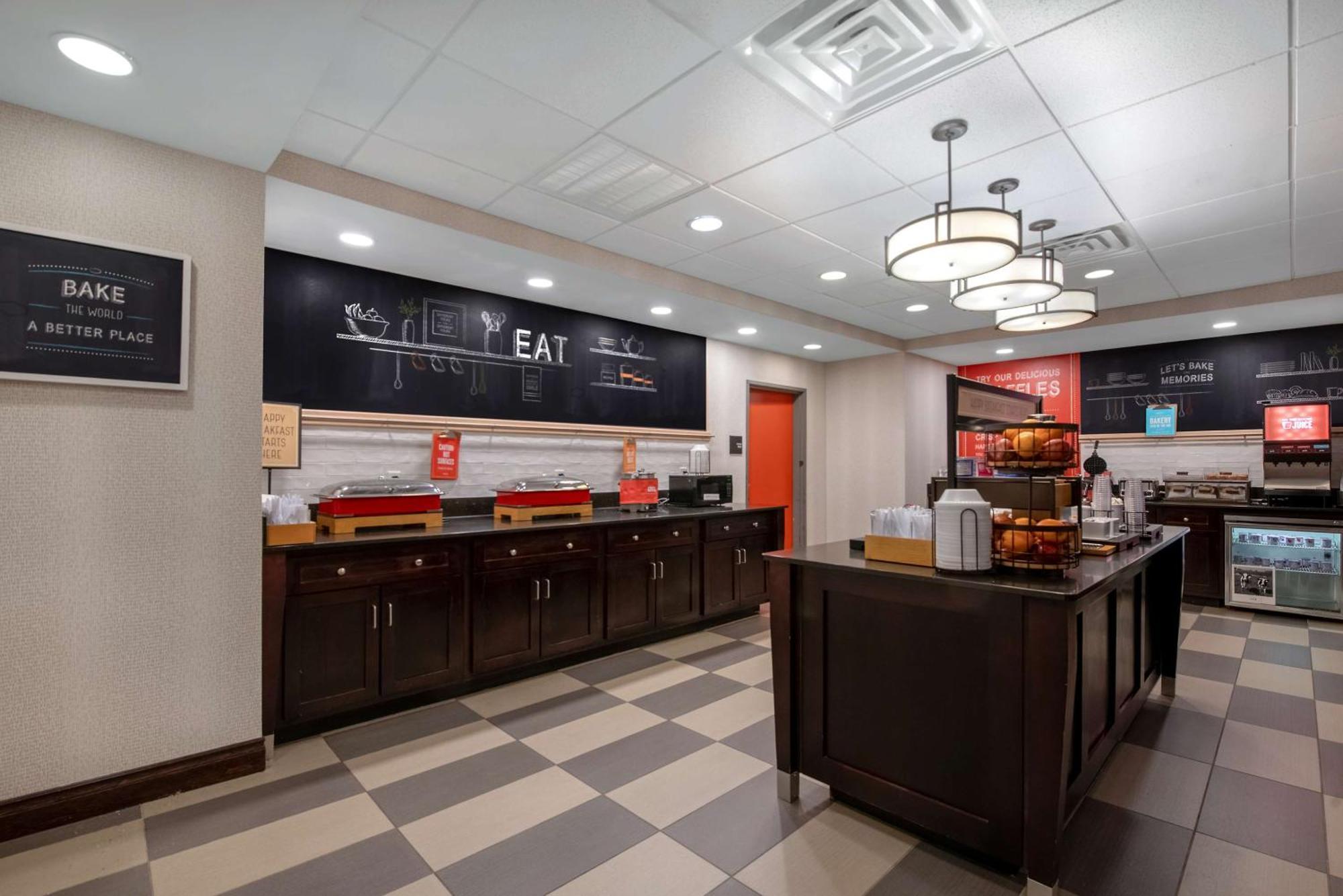 Hampton Inn & Suites Harvey Kültér fotó