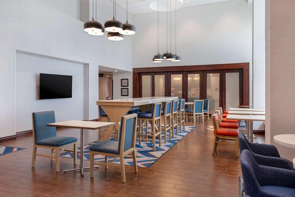 Hampton Inn & Suites Harvey Étterem fotó