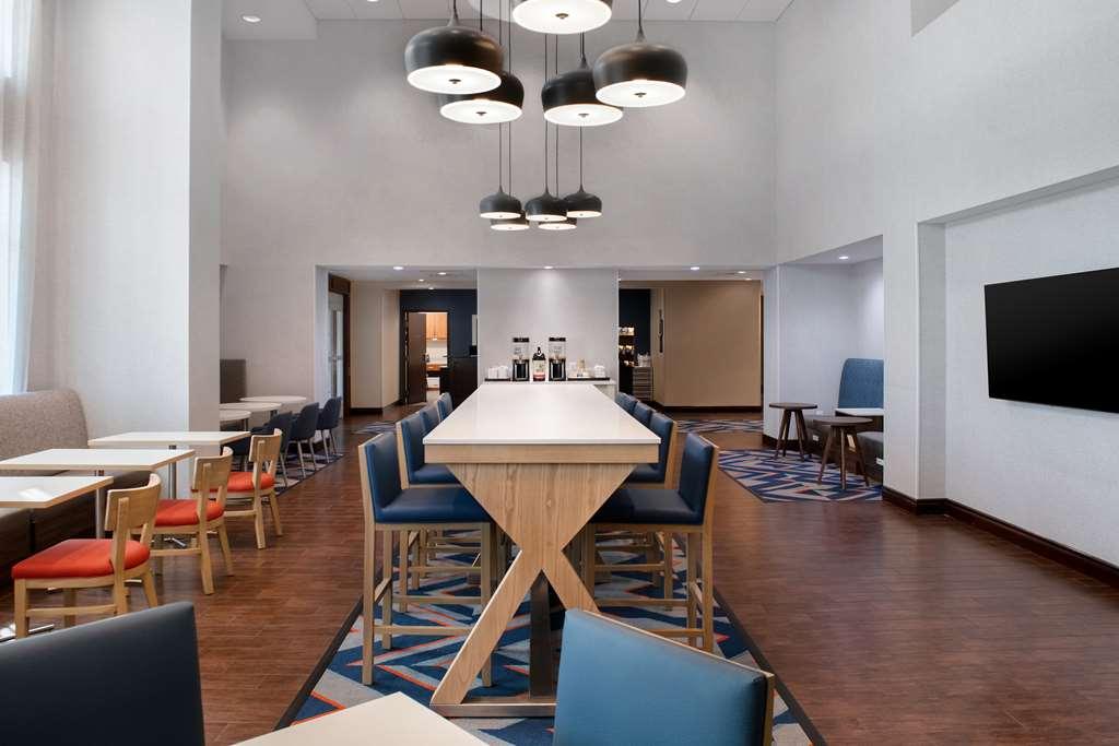 Hampton Inn & Suites Harvey Étterem fotó